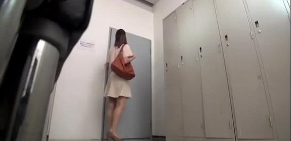  The secretary of a Chinese airport is fucked by her boss